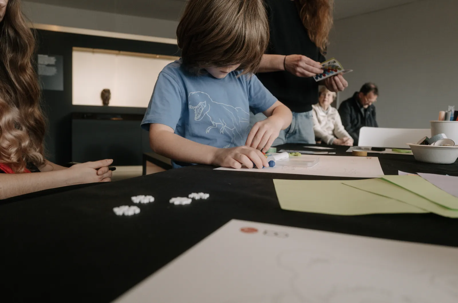 Schattenbilder gestalten: Fotogramm-Workshop